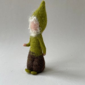 Gnome, Hand-felted, Wet felted, Waldorf-art.Seasonal,Filzart,Seasons Table,Zwerg Gefilzt,Jahreszeitentisch Hell Grün