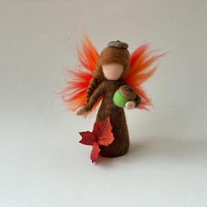 Eichel-Fee.Blumenkind.Jahreszeitentisch.Gefilzt.Püppchen.Blumenkind,Herbst