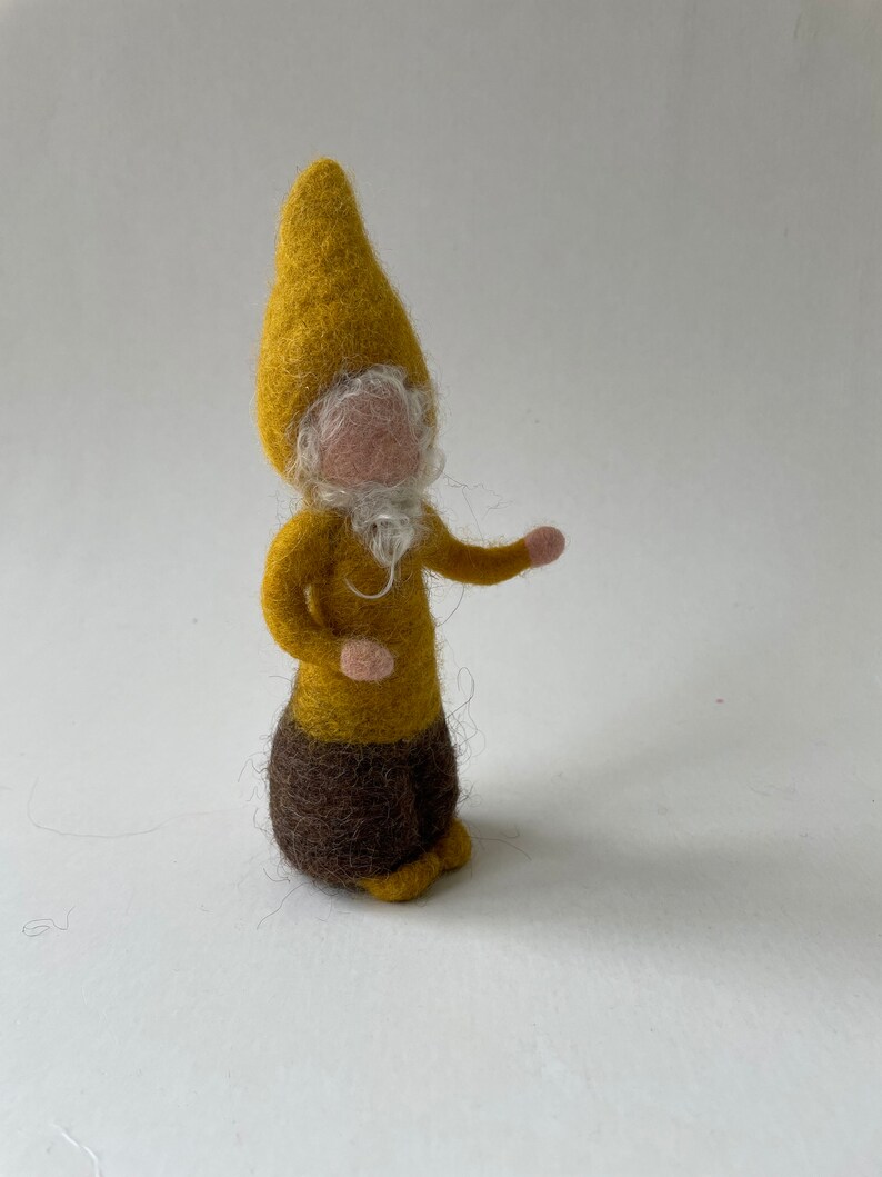 Gnome, Hand-felted, Wet felted, Waldorf-art.Seasonal,Filzart,Seasons Table,Zwerg Gefilzt,Jahreszeitentisch Yellow