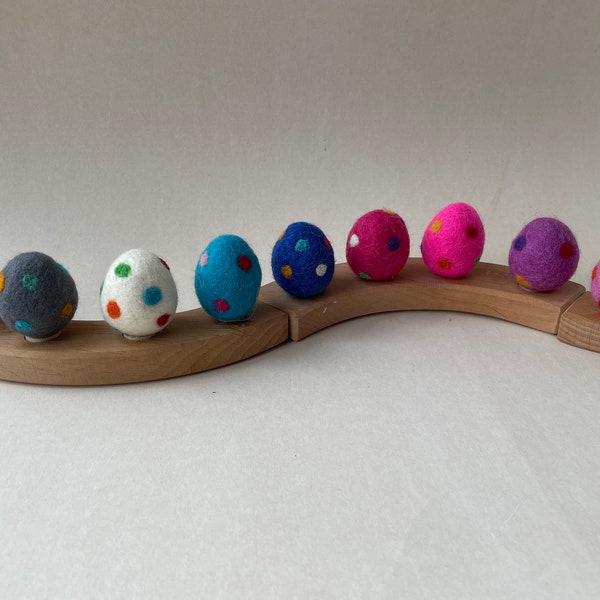 Birthdayring,plug,Easter egg,egg felted,ring ornament,Waldorf-art,Wet felted,Seasonal.Filzart,Seasons Table,