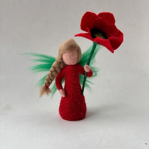 Poupée fée fleurs de pavot en feutre humide - Décoration de table Nature Waldorf