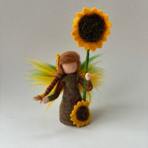 Sonnenblume-Fee.Blumenkind.Jahreszeitentisch.Gefilzt.Püppchen.Blumenkind.filzart Bild 4