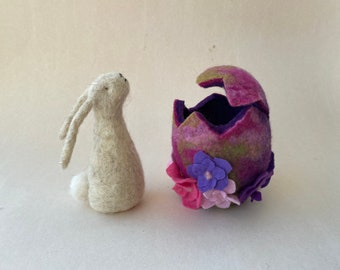 Bunny,Easter egg,Wet felted, Waldorf-art,Easter,Filzart,Season-table,Häschen gefilzt