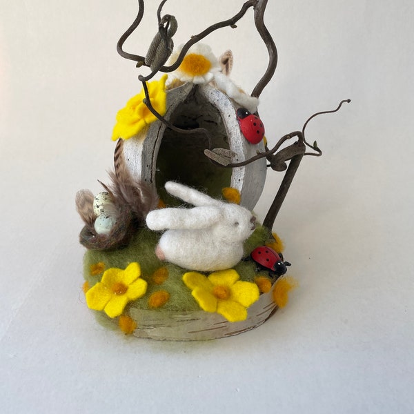 Spring Garden,felted,bunny,narcissus,budhanut,Eastern,Waldorfart,Nut,Naturetable,Jahreszeitentisch,gefilzt,Buddha nut