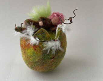 Easter egg,Fairy,Wet felted, Waldorf-art,Easter,Filzart,Season-table,Ei gefilzt