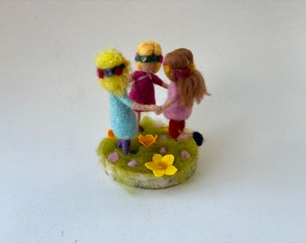 Needle Felted children in a meadow.Hand-felted. Waldorf.Scene.Felted Doll.Doll,Puppet. Seasonal.Filzart,Seasons Table