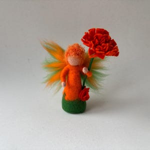 Fée des fleurs de souci : poupée Waldorf en feutre mouillé, 15 cm