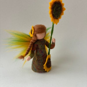 Sonnenblume-Fee.Blumenkind.Jahreszeitentisch.Gefilzt.Püppchen.Blumenkind.filzart Bild 6