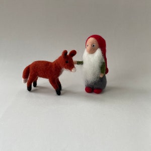 Tomte und der Fuchs gefilzt.Filz,Waldorf-art.Märchen.Jahreszeitentisch.Puppenspiel.filzart.Waldorf-spiel