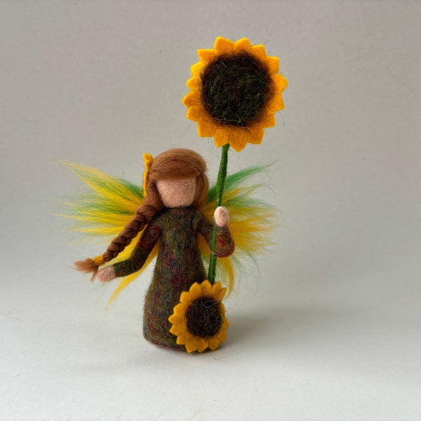 Sunflower Fairy,Needle felted,Waldorf-art,Naturetable.Filzart,Seasons Table,Gefilzt,Jahreszeitentisch,Sonnenblume