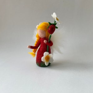 Strawberry-Flower fairy,Wet  felted,Waldorf, Felted,flower child,Naturetable,Season table,Filzart,Waldorf-art,Blumenkind,Jahreszeitentisch