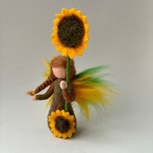 Sonnenblume-Fee.Blumenkind.Jahreszeitentisch.Gefilzt.Püppchen.Blumenkind.filzart Bild 7