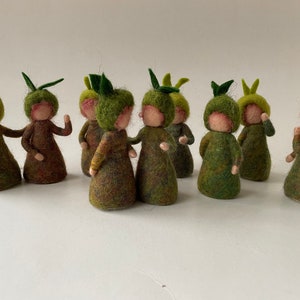 Root-child,Waldorf-art,Felted ,Flower child,Season-table,Spring,Filzart,Wurzelkind,Gefilzt,Jahreszeitentisch