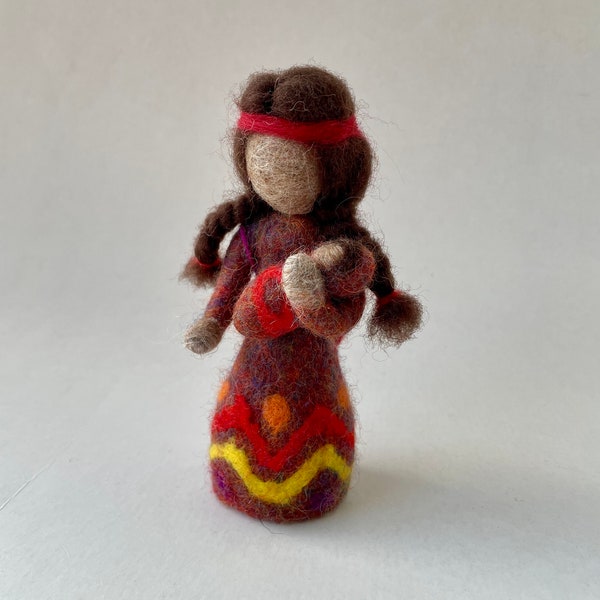 Native America ,Indian felted,Mother with Baby, Wet  felted ,Waldorf-Art,Filzart,Felted doll,Püppchen gefilzt,Jahreszeitentisch