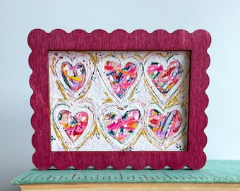 Scalloped Frames: 2 sizes available, Fit photos 2.5x3.5inches or 3x3 inches