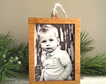 Wallet Frame Ornament, fits standard wallet sized photos 2.5" x 3.5"