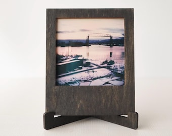Retro Photo Frame + Easel