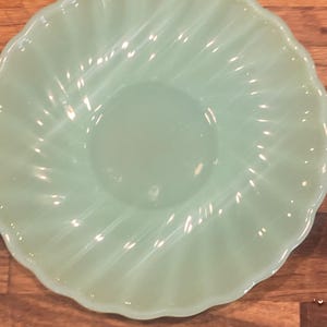 Vintage FIRE KING Jade-ite Swirl Shell Saucer Anchor Hocking Green 1960&#39;s example.  One Saucer.