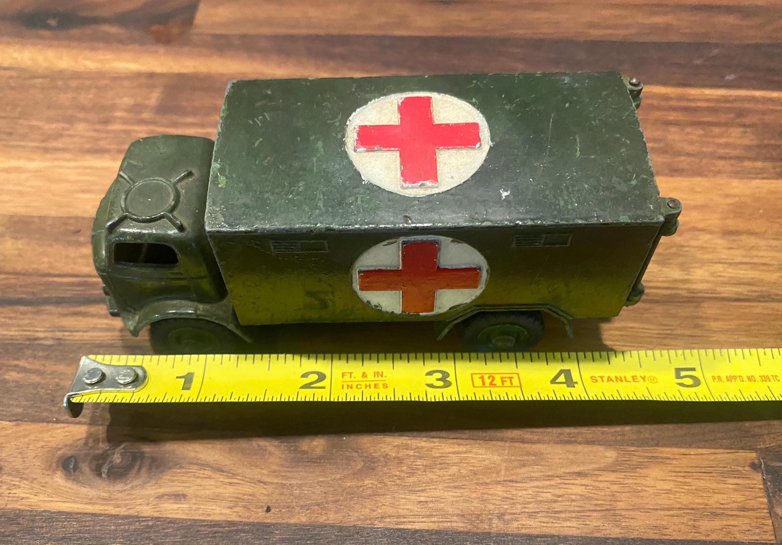 50s Dinky toys station stuff 4体セットビンテージ Dinky 344, Estate Car - Free Price Guide & Review