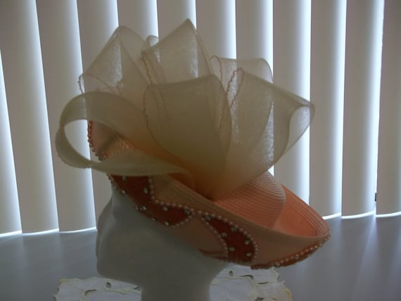 Vintage Peach Straw Dress Hat: Beaded Brim, Formal Occasion  display picture 2