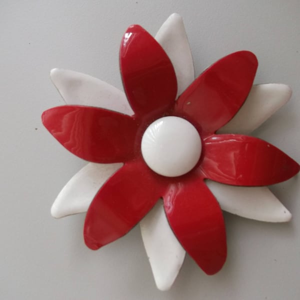 Mary Quant Style 1960's Mod Flower Brooch