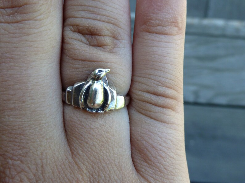 Sterling Silver Penguin Ring imagem 1