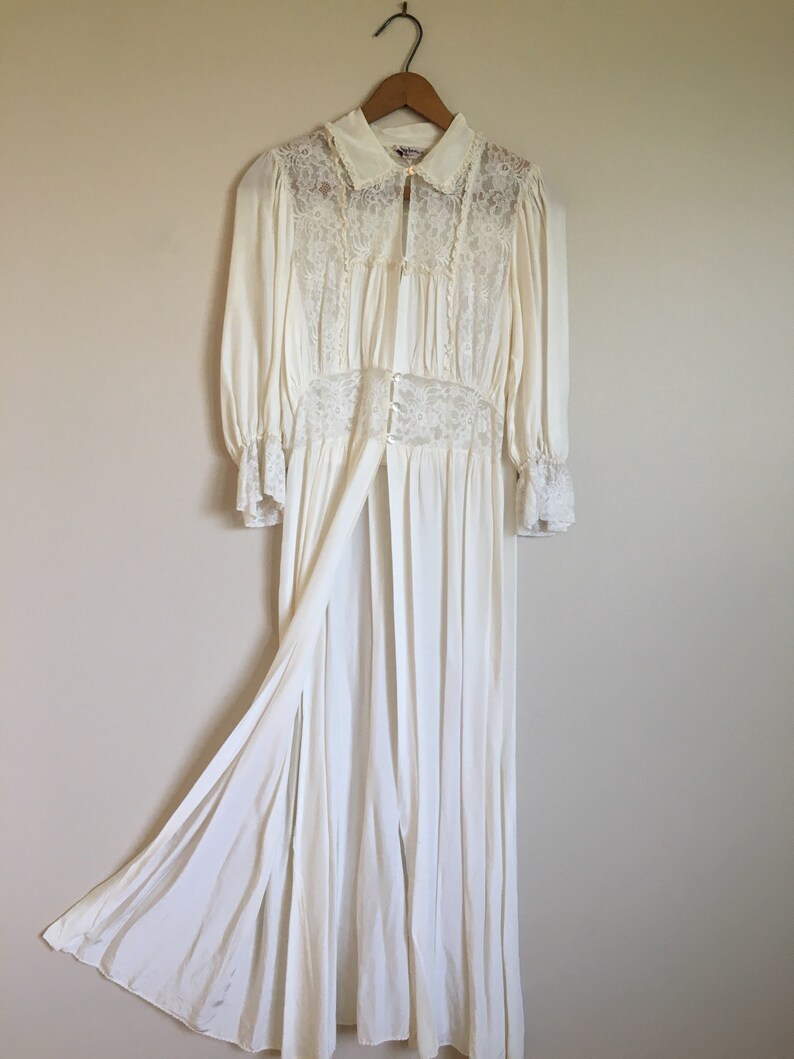 white lace dressing gown