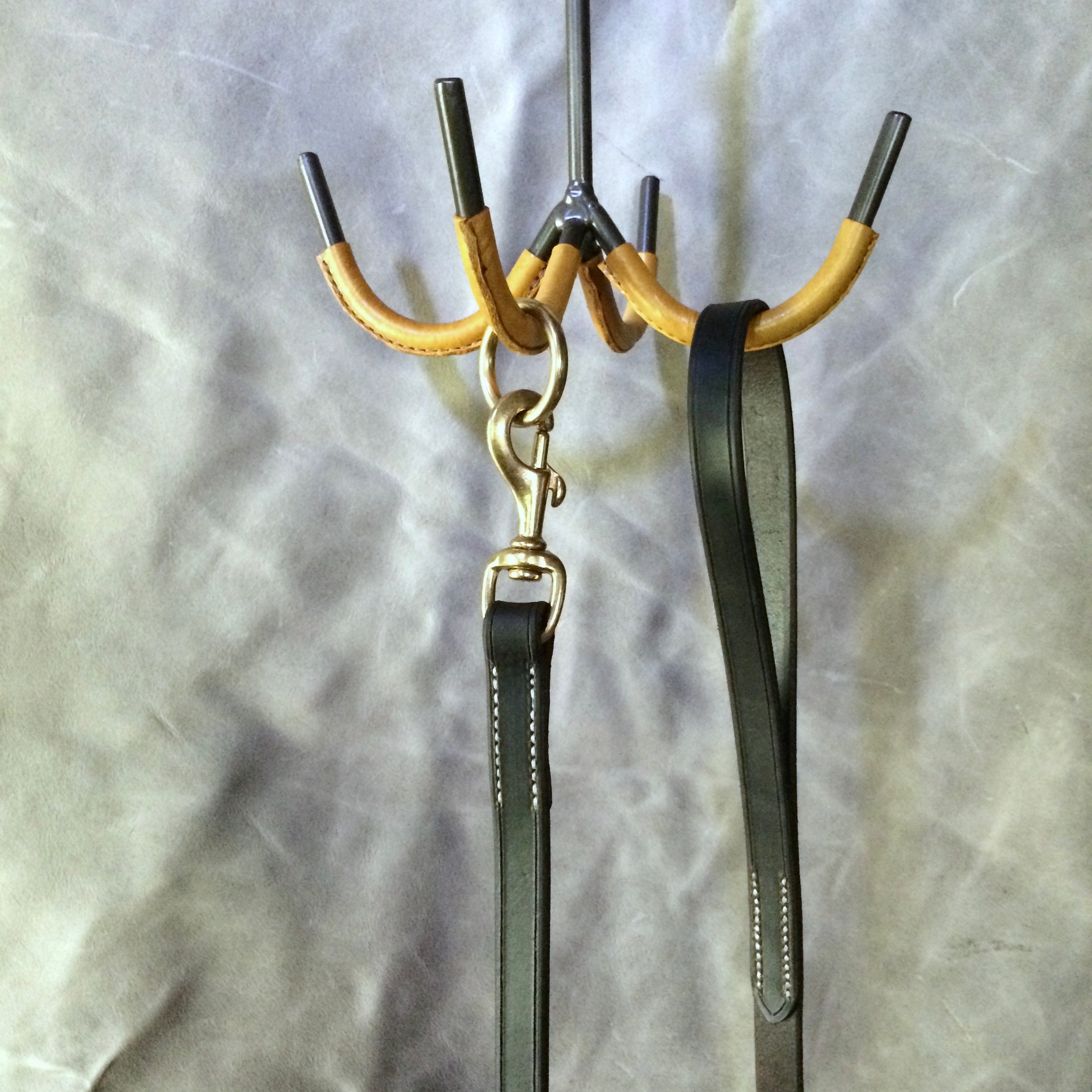 Horse Tack Hook: Hand made leather accessories; home goods; Hanger for dog  leashes, keys, bags, jackets, and horse tack