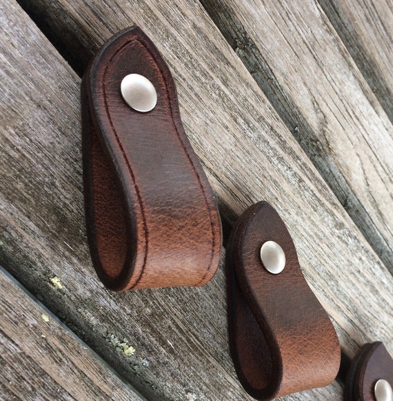 Loop pull, vintage brown, grooved edge