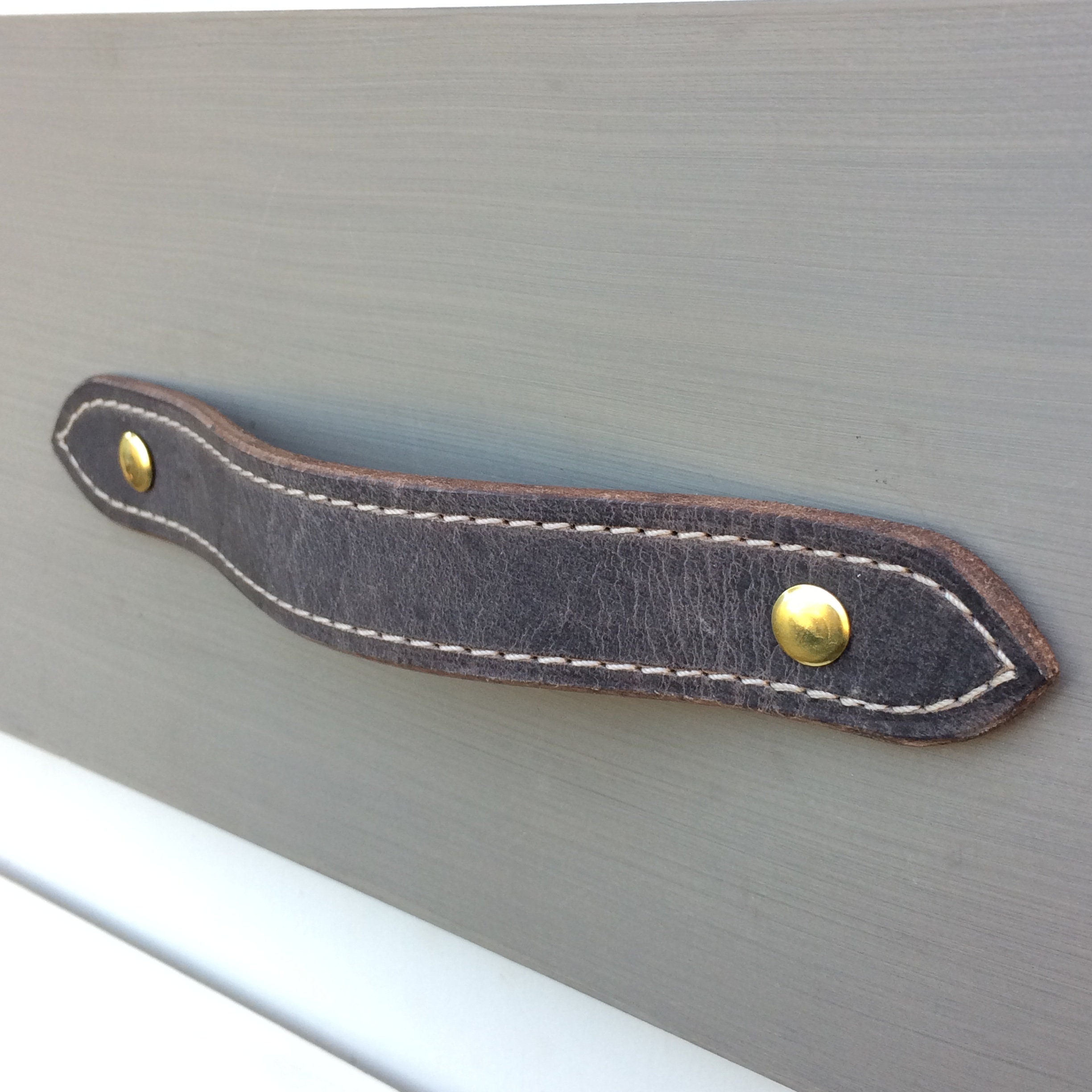 Leather drawer pull for furniture, Single thickness, Stitched, Vintage