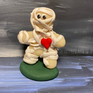 Cleo the mummy - Clay Figurine (glow in the dark)