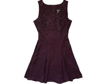 90s Burgundy Sleeveless A Line Skater Mini Dress Satin Floral Two Toned Chest // Tie Back Waist // Size 3/4 // Be Smart