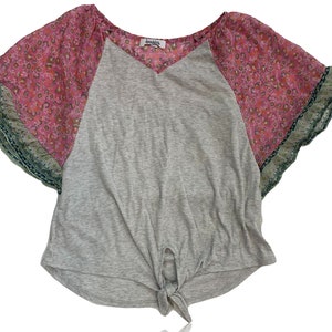 90s Floral Flutter Sleeve Top Tie Front// Speechless //  Size Medium