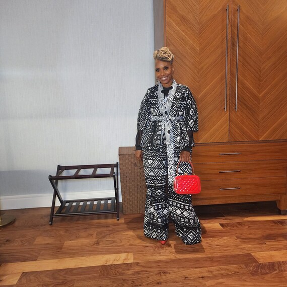 Elegant Black and White African Print Kimono for Women, Harusi Mini-Mini Kimono Top or Jacket