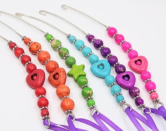 Multicoloured stone bead spinning wheel orifice hook/threader