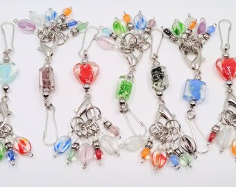 Glow in the dark bead bag charm/keychain with 6 removable multicoloured, glow in the dark bead knitting stitch markers