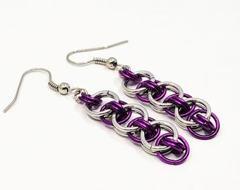 Silver/magenta Helms Weave chainmaille earrings. Aluminium and lightweight.