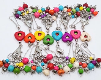 Heart bag charm/keychain with 6 removable multicoloured knitting stitch markers