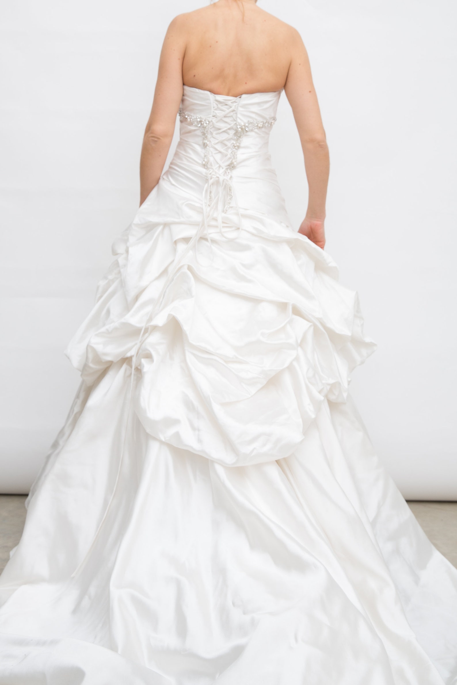 Vintage Beaded Wedding Dress With Train / Ivory Bridal Ball - Etsy