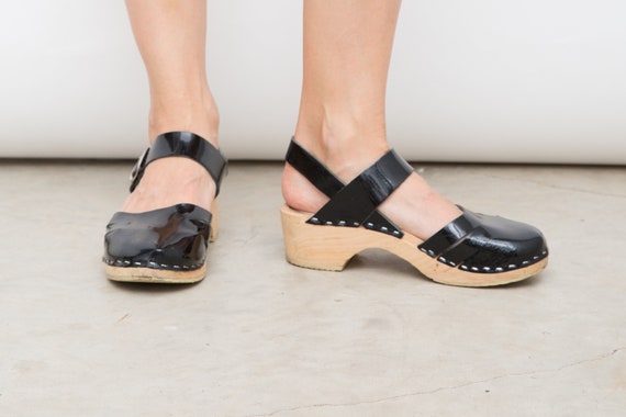 faux leather clogs