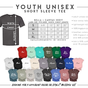 K&ouml;nnte beinhalten: Eine Gr&ouml;&szlig;entabelle f&uuml;r Unisex-Jugend-T-Shirts mit einem dunkelgrauen T-Shirt, Breiten- und L&auml;ngenpfeilen, einer Bella + Canvas 3001Y-Ma&szlig;tabelle in Zoll, Produktdetails und einer Farbpalette aus dreiundzwanzig verschiedenen T-Shirts.