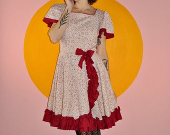 Soviet costume party Retro black and white women/'s smock Russian USSR milkmaid Wrapper with white neckband Vintage grandmother/'s dress