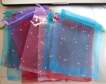 100 Pieces of 4.5 inches x 4 wide inches Organza Bags. (120 x 100mm)