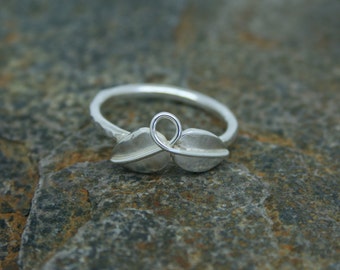 Sterling silver ring with two leaves, silver leaf ring, autumn ring, two leaf ring, small silver ring, hand made in Cornwall