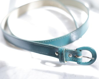 1970s green leather belt // 1970s metal belt buckle // vintage belt