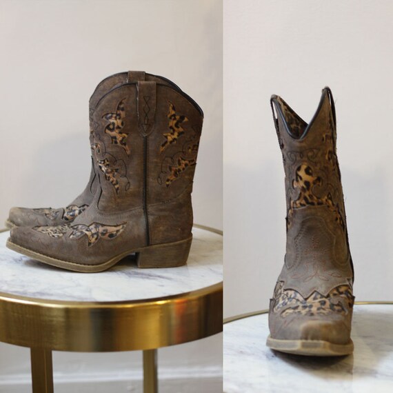 1990s leopard cowboy boots // 1990s leopard boots