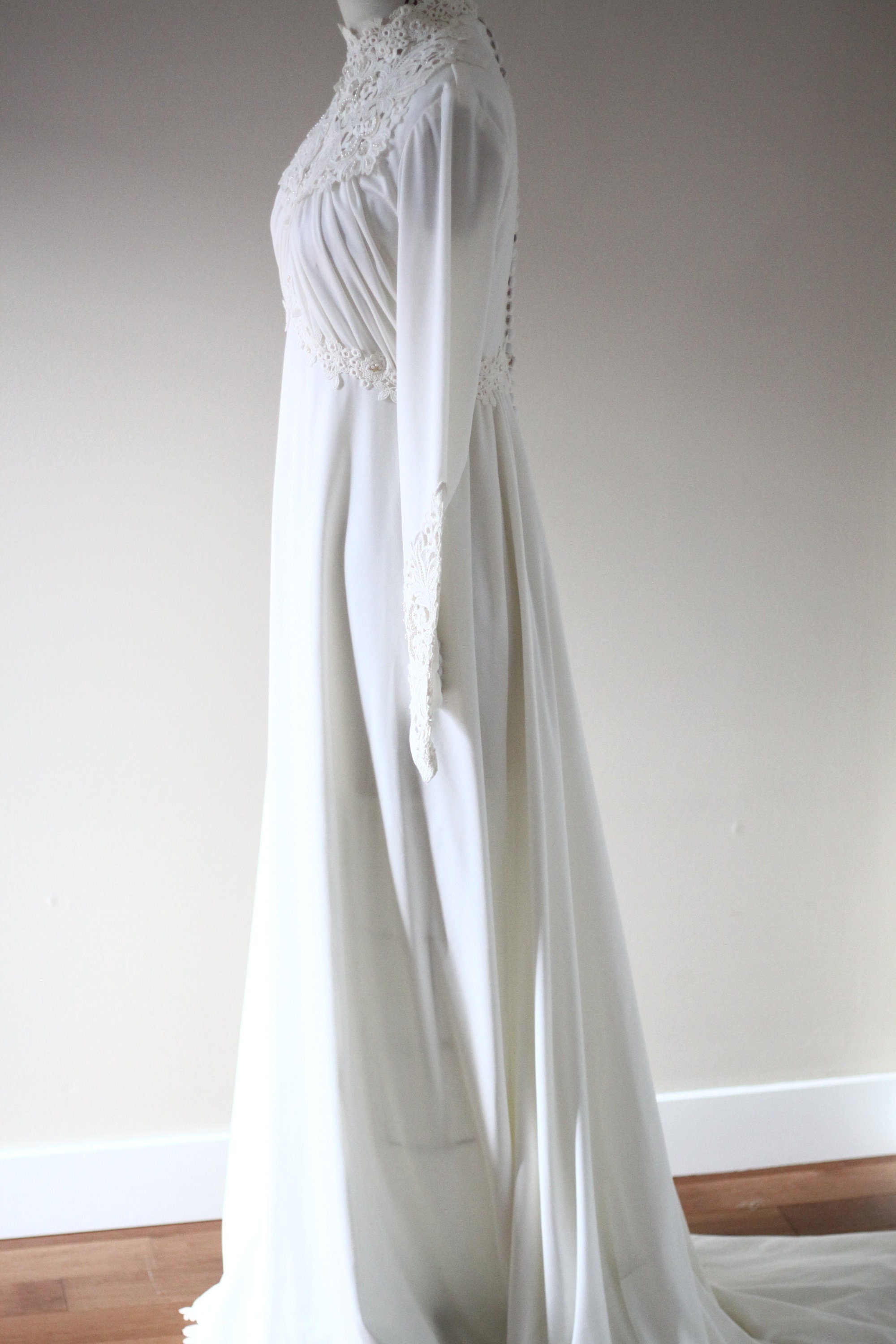 1970s long sleeve wedding dress // 1970s wedding dress