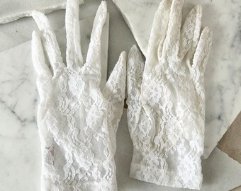 1960s white lace gloves // cocktail gloves // vintage gloves