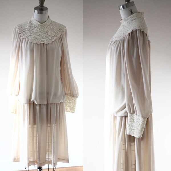1970s tan lace dress // 1970s does 1920s dress // vintage dress