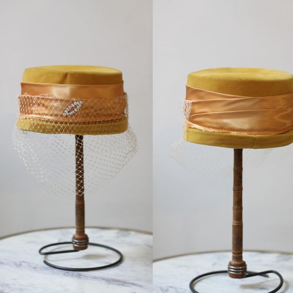 1950s mustard yellow pillbox hat // 1950s pillbox